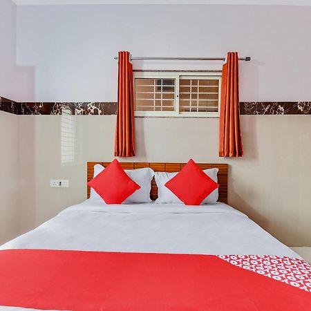 Hotel O Sri Sai Guru Comforts Yelahanka Buitenkant foto