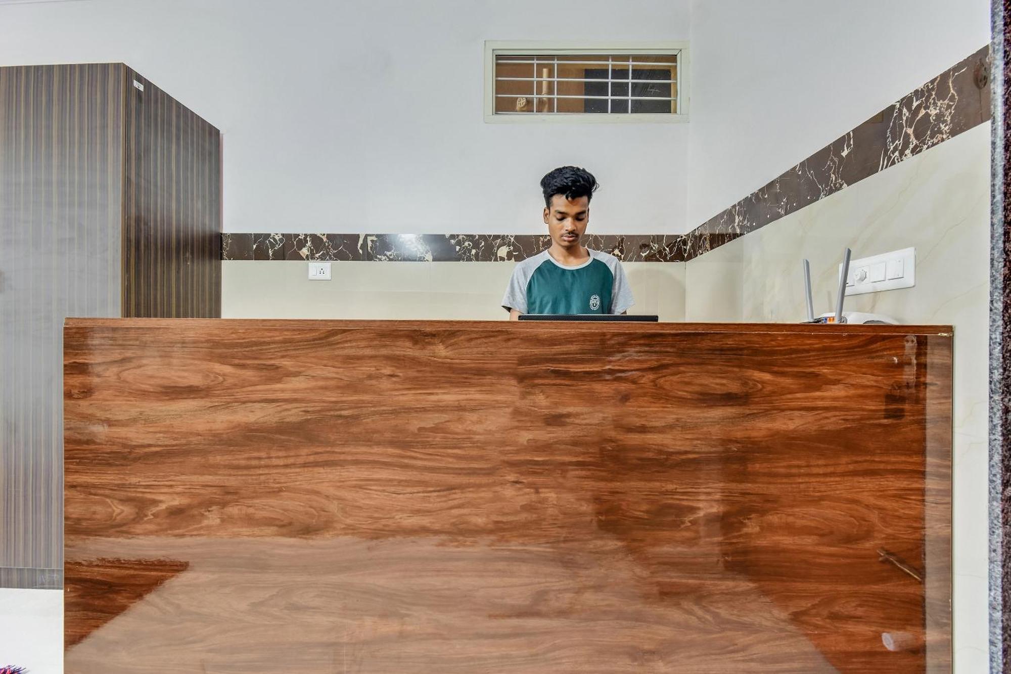 Hotel O Sri Sai Guru Comforts Yelahanka Buitenkant foto