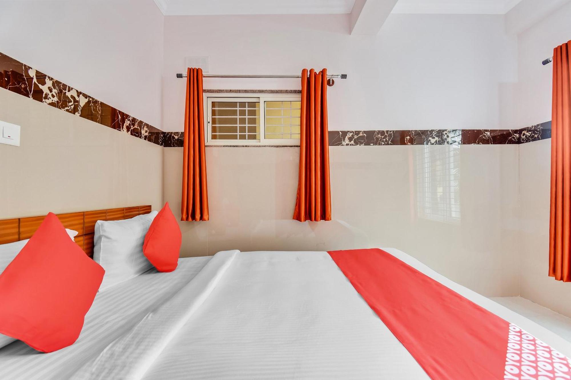 Hotel O Sri Sai Guru Comforts Yelahanka Buitenkant foto
