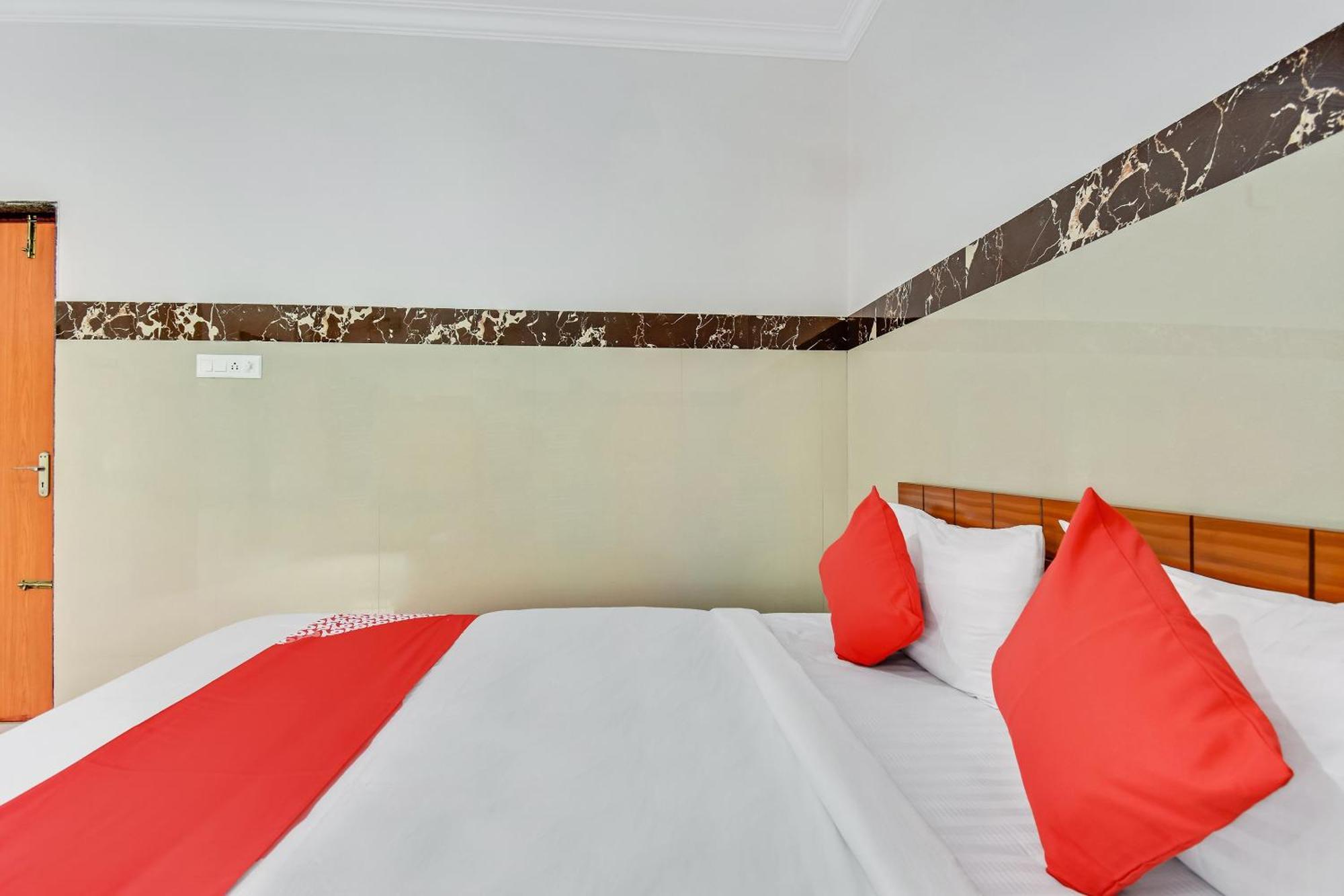 Hotel O Sri Sai Guru Comforts Yelahanka Buitenkant foto